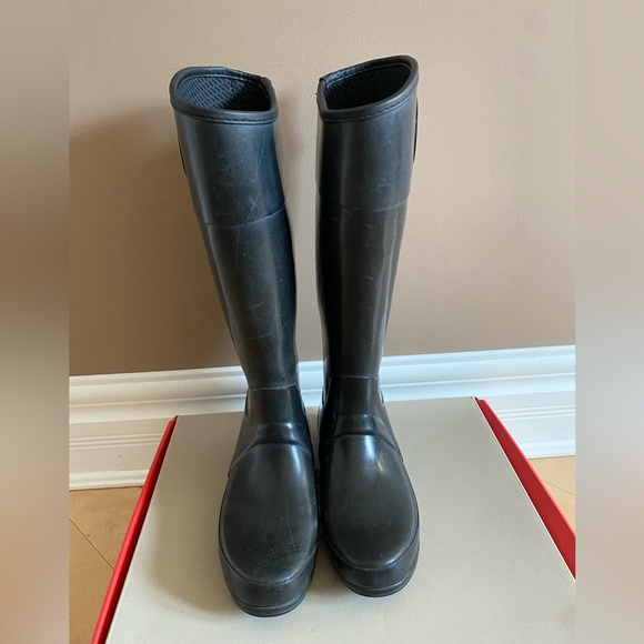 •SOLD• Hunter Original Rain Boots - Picture 2 of 4